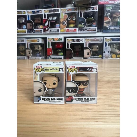 2 RARE CHASE BITTY Kevin Malone Funko Pop Superhero #1175 Chili #874 Office - Picture 1 of 11